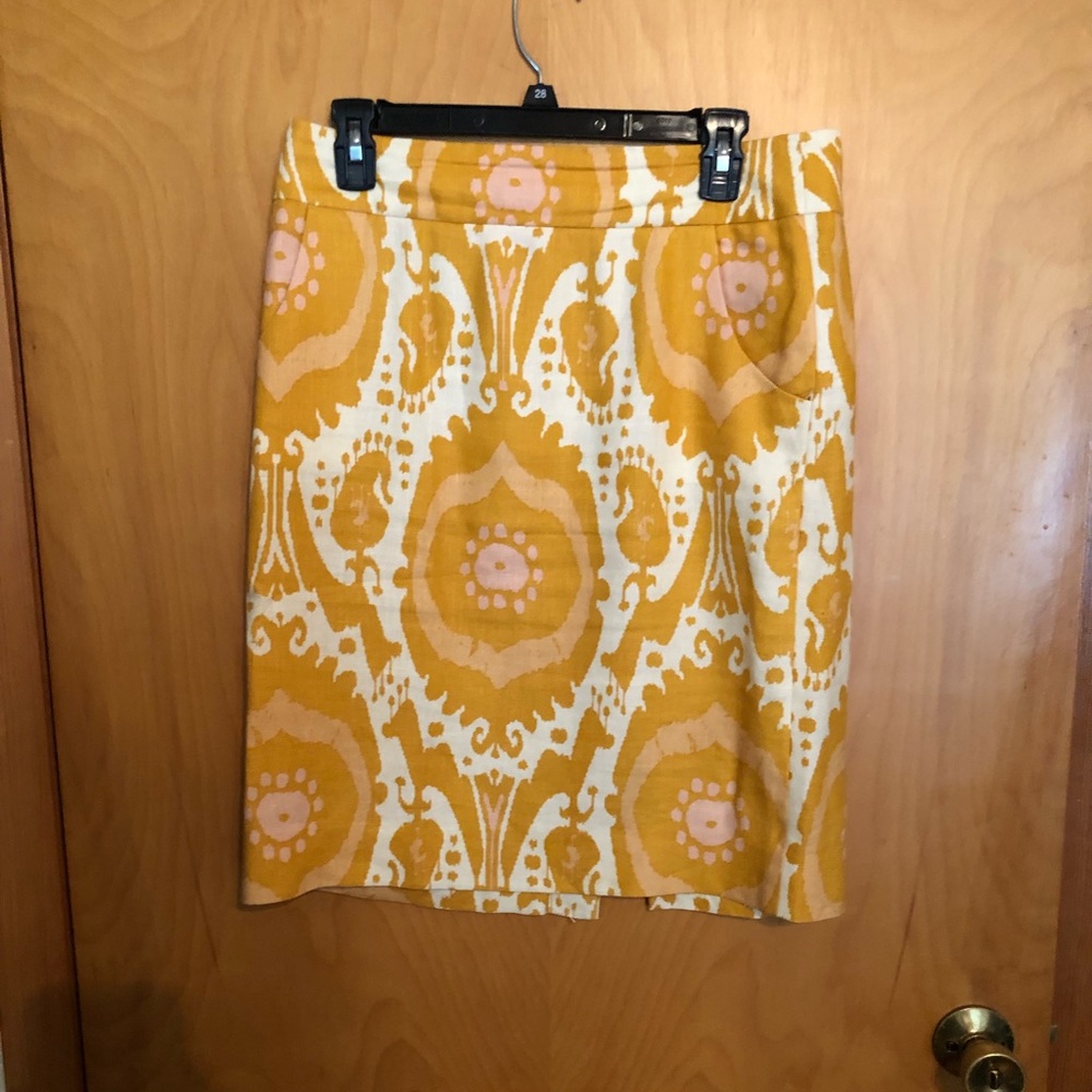 J. Crew Linen Pencil skirt 💛💕
